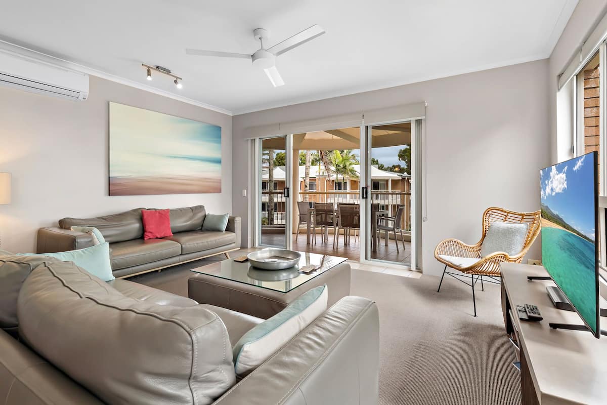 Standard Apartment, 3 Bedrooms | Living area | 55-cm Smart TV with digital channels, TV