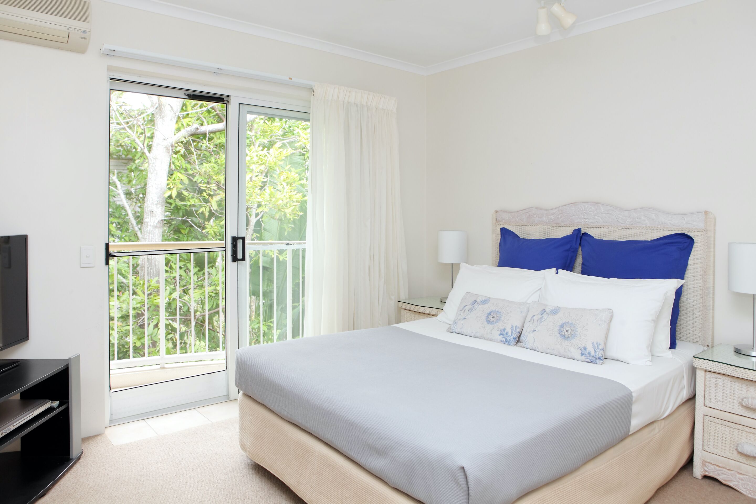Serenity Apartments Noosa — image 20