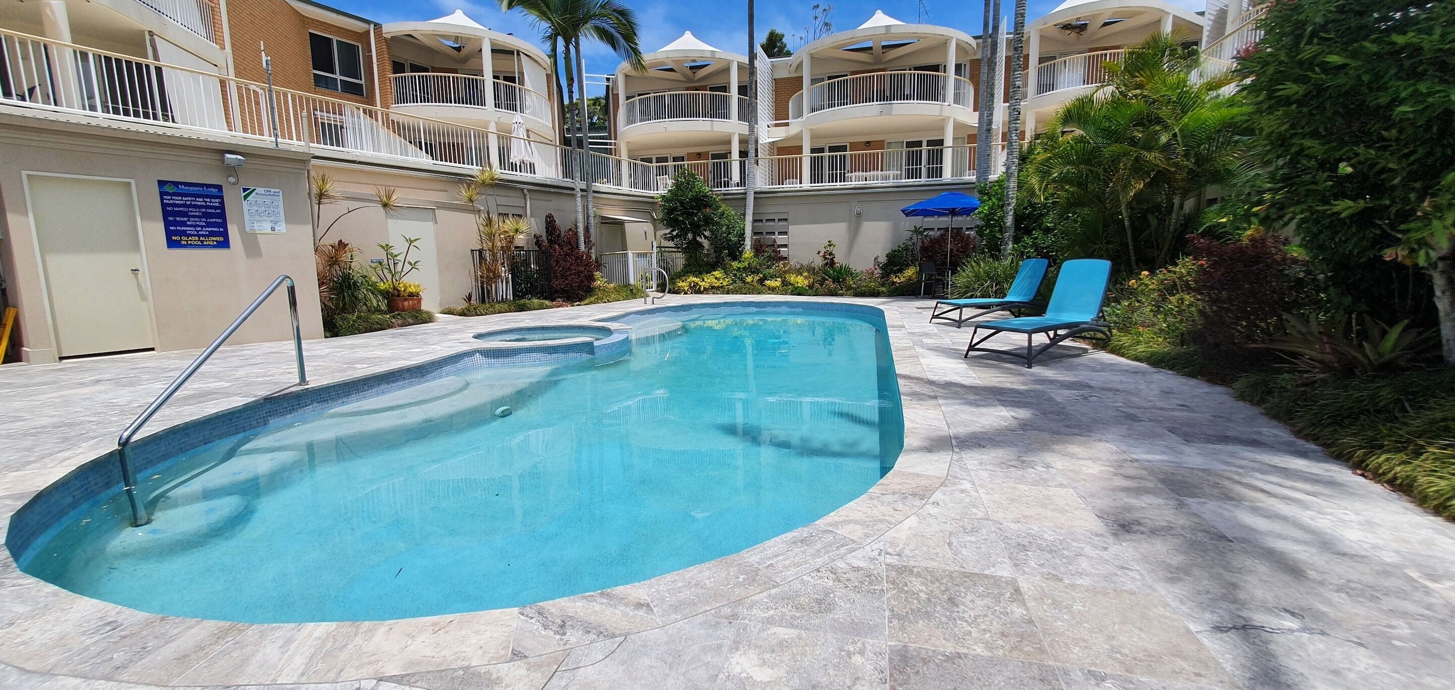 室外泳池、暖水池