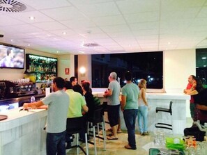 Bar (en el alojamiento)