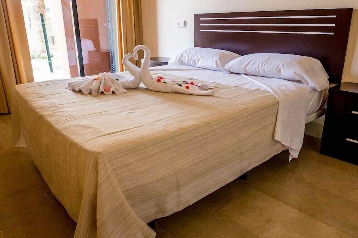 SystĂšme dâinsonorisation, fer et planche Ă repasser