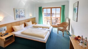 View from room - Hotel Schwanstein (Schwangau)