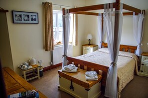 Bureau, fer et planche à repasser, Wi-Fi gratuit, draps fournis