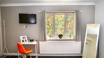 1 bedroom, individually decorated, individually furnished, soundproofing