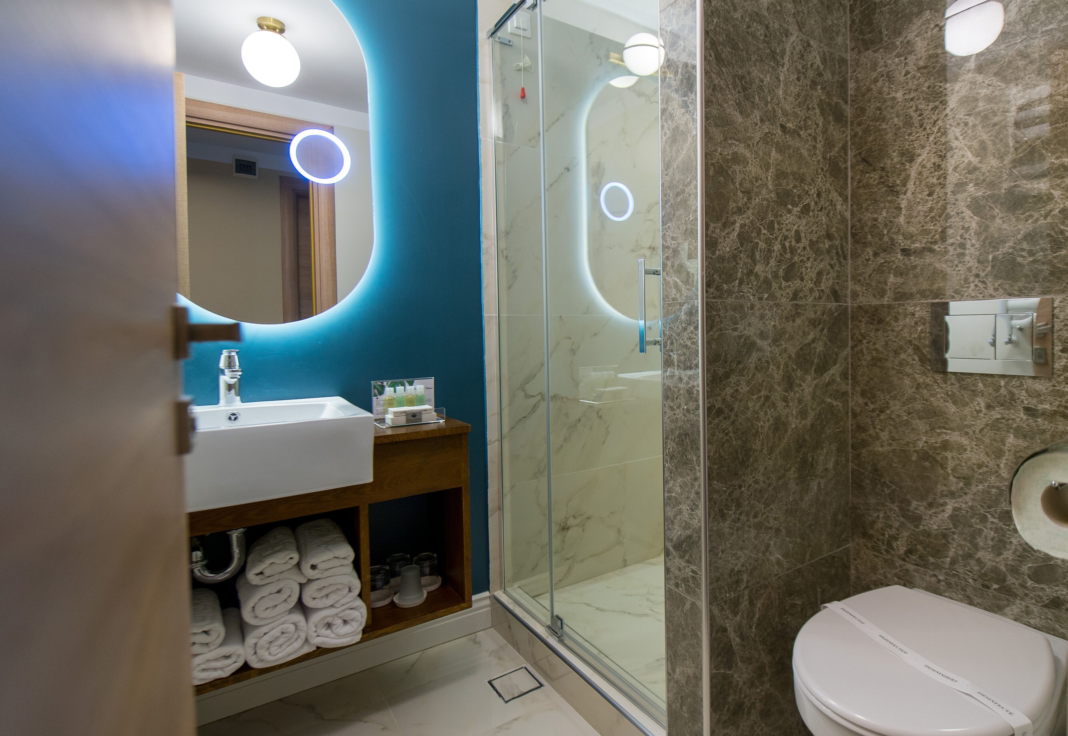 double room / twin room  | bathroom | shower, free toiletries, hair dryer, bathrobes