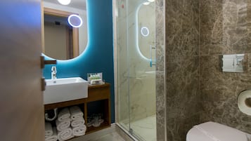 Shower, free toiletries, hair dryer, bathrobes