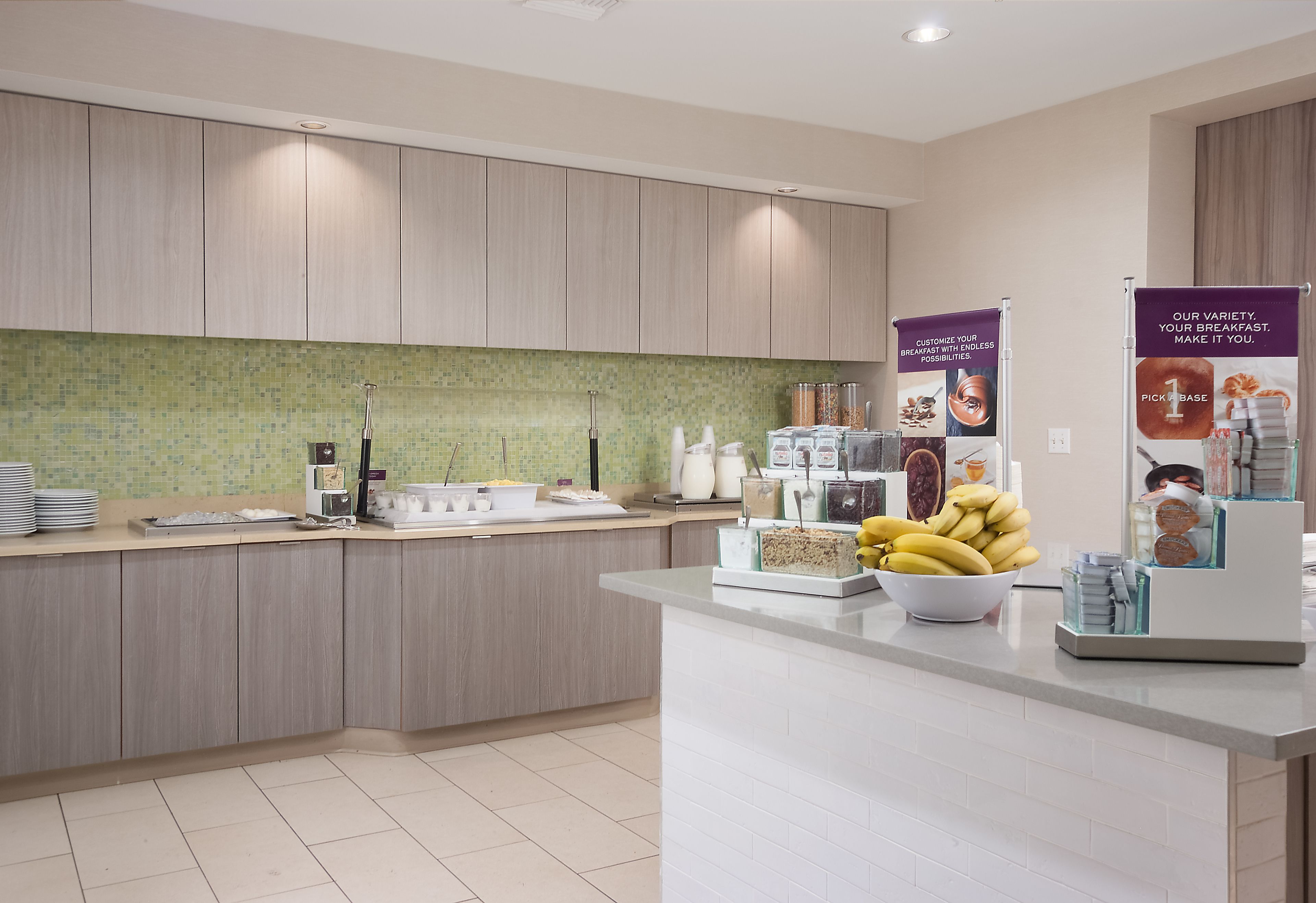 بوفيه فطور مجانًا يوميًا