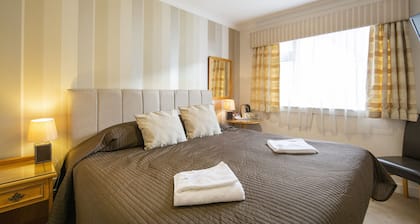 Arden Guest House, Craigmillar Castle Edinburgh