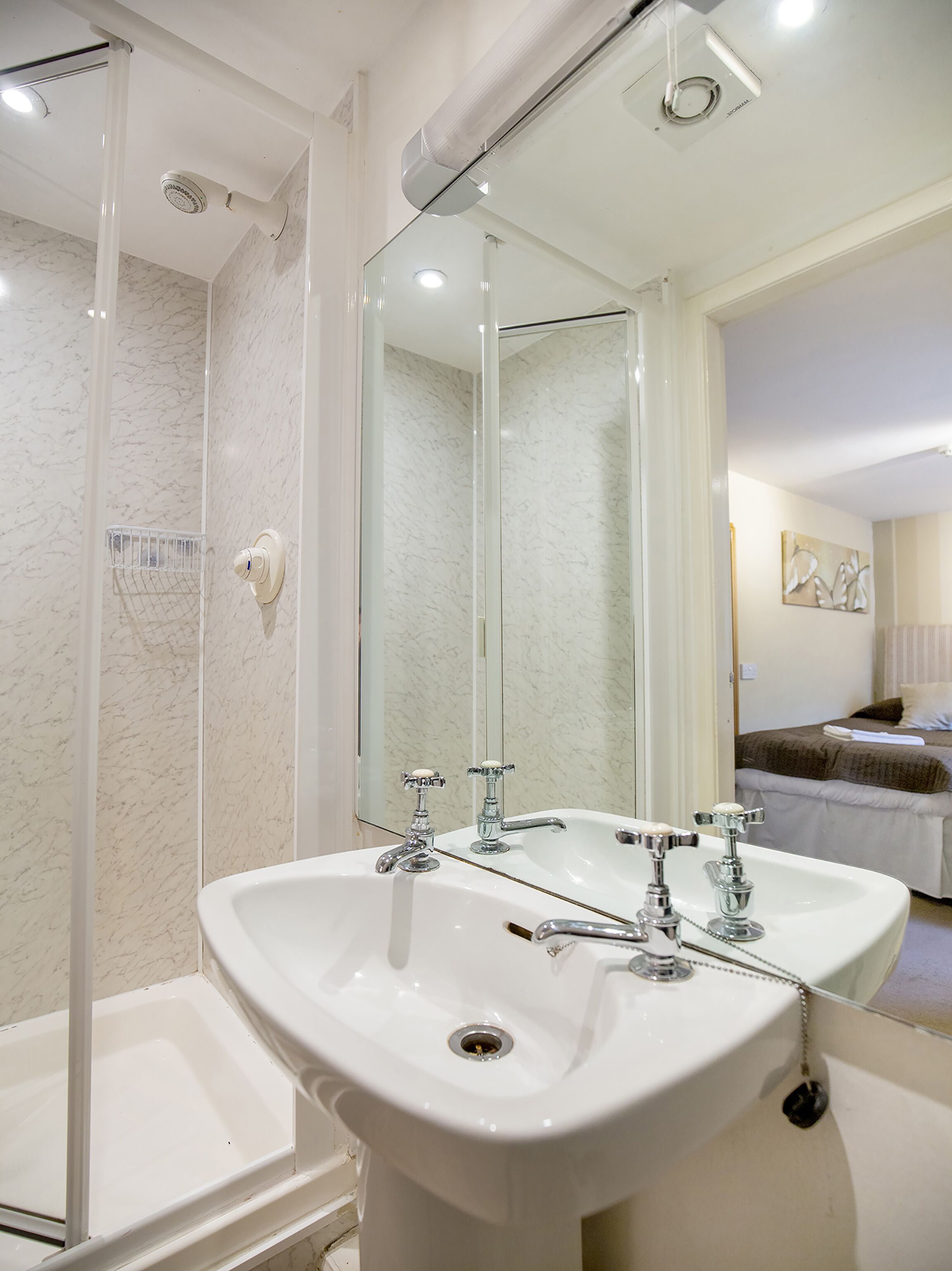 Photo - Arden Guest House, Craigmillar Castle Edinburgh