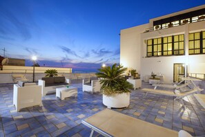 Terrace/patio - Panorama Palace (Meta)