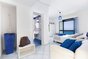 Minibar, in-room safe, soundproofing, free WiFi - Panorama Palace (Meta)