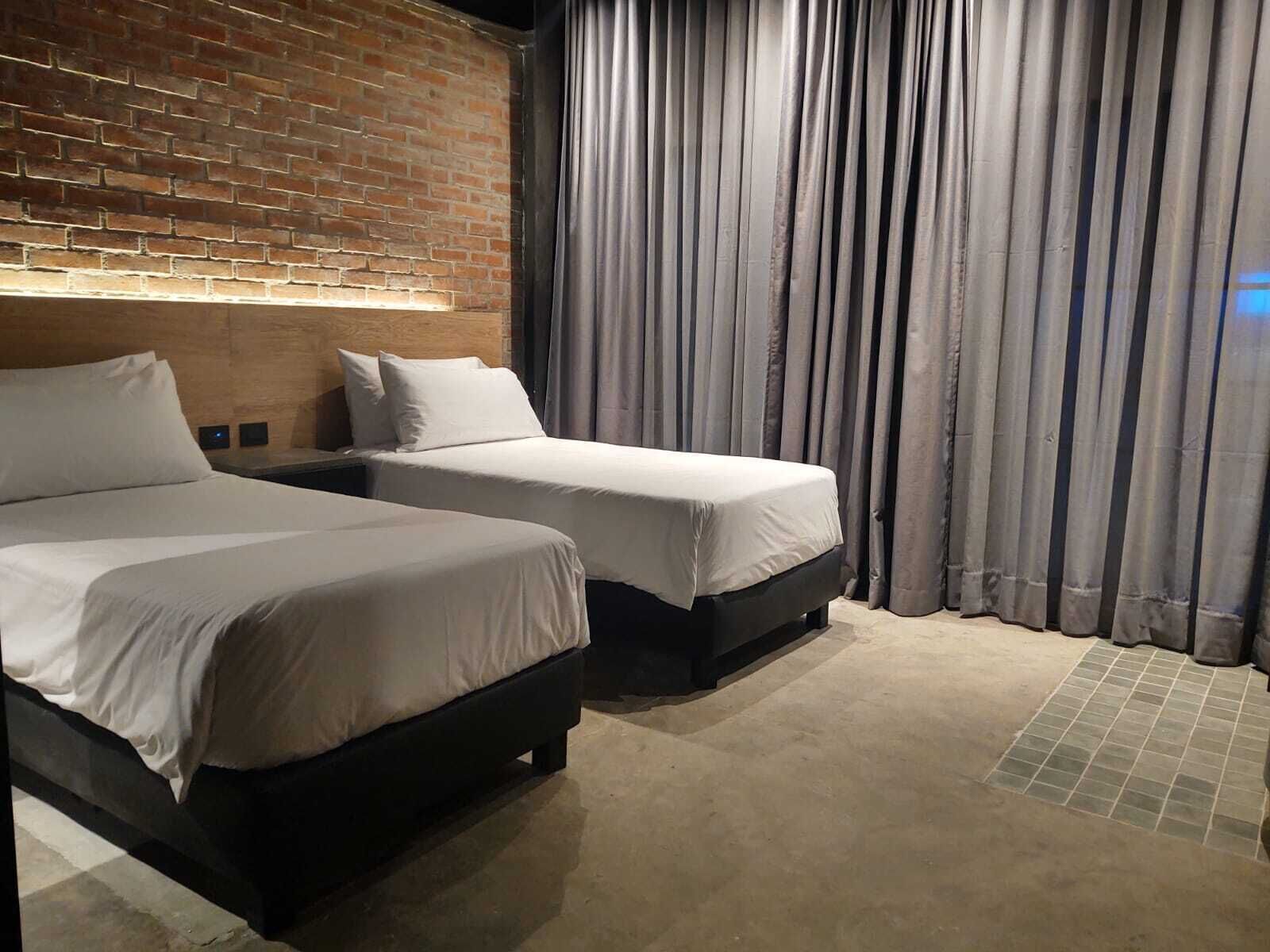Premium bedding, down duvets, minibar, in-room safe