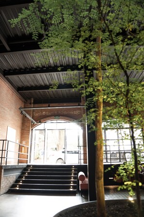 Interior entrance - The Art Hotel Medellin (Medellín)