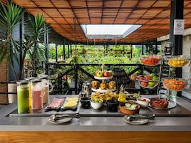 Daily continental breakfast for a fee