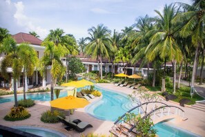 羽毛の掛け布団、ミニバー、セーフティボックス (室内)、客室ごとに異なる装飾