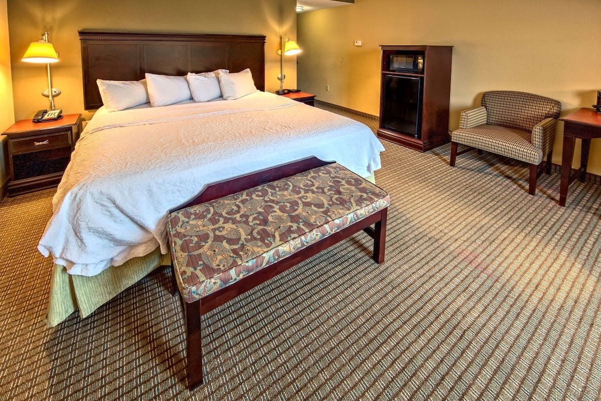 Hypo-allergenic bedding, pillowtop beds, in-room safe