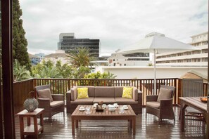 2 Bedroom Apartment | Terrace/patio - Sunshine Letting Apartments (Cape Town)