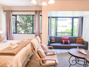 Studio Apartment  - Sunshine Letting Apartments (Cape Town)