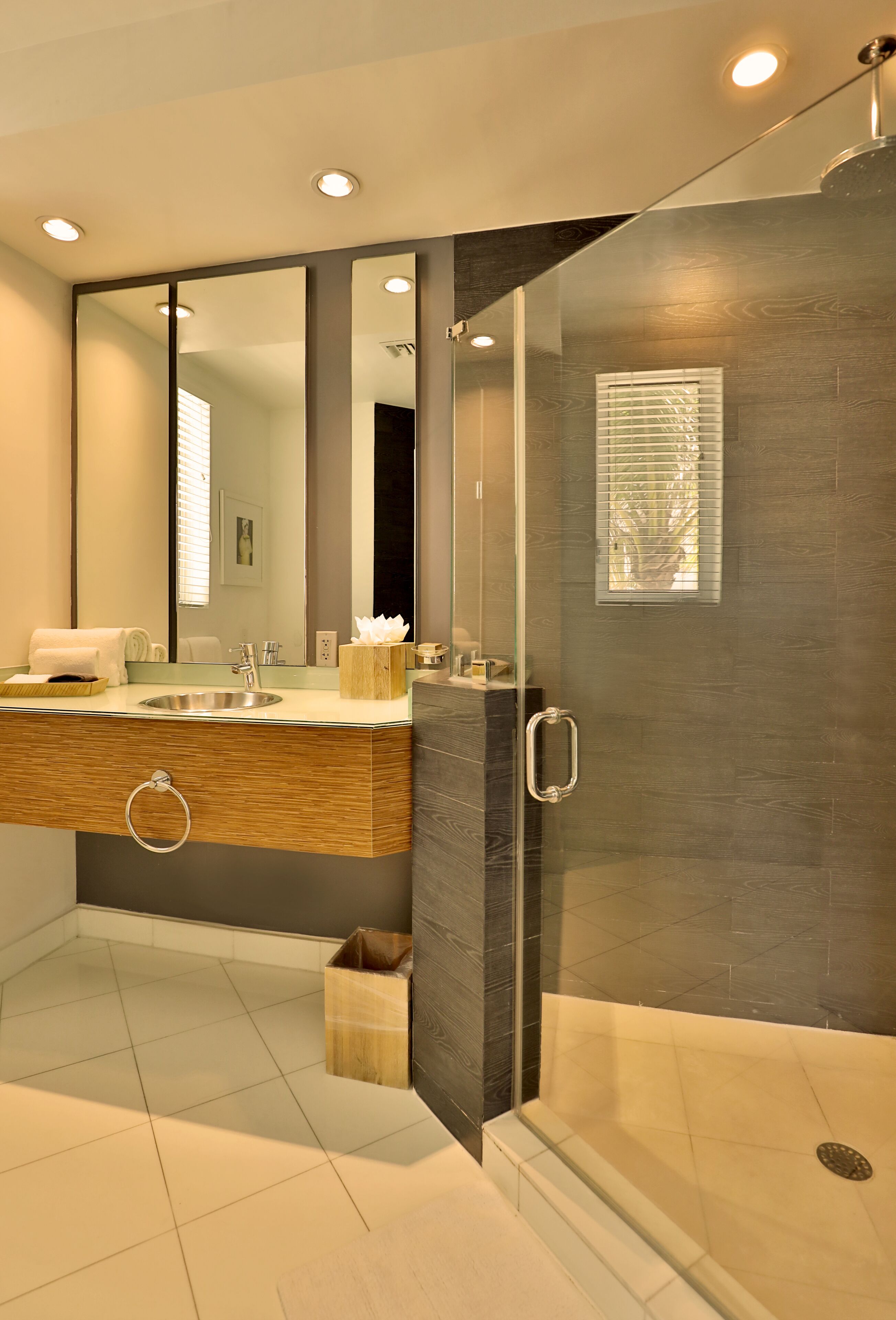 grand room, 1 king bed, partial ocean view | bathroom | shower, free toiletries, hair dryer, slippers