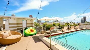 Outdoor pool, sun loungers