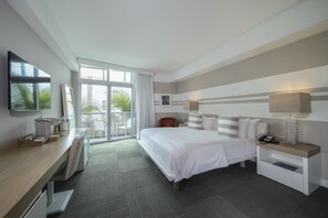 Deluxe Room, 1 King Bed, Partial Ocean View | Premium bedding, minibar, in-room safe, desk - The Local House (Miami Beach)