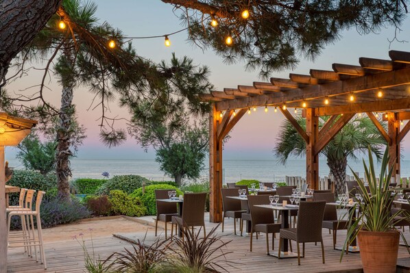 Breakfast, lunch, dinner served; pool views - Paradou Mediterranee, BW Signature Collection (Sausset-les-Pins)