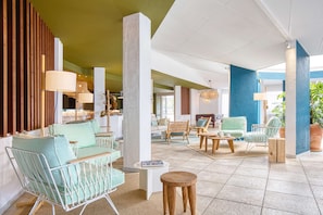 Bar (on property) - Paradou Mediterranee, BW Signature Collection (Sausset-les-Pins)