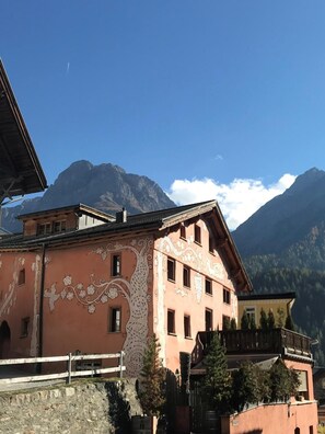 Exterior - Hotel Traube (Scuol)
