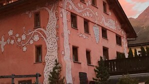 Unclassified image, 2 of 62, button - Hotel Traube (Scuol)