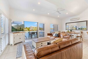 Yksilöllisesti sisustettu, yksilöllisesti kalustettu