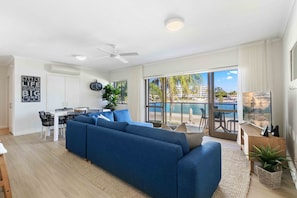 Televisión de pantalla plana de 45 pulgadas con canales digitales