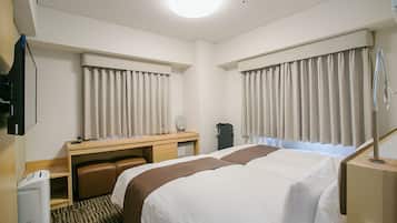 Down duvets, minibar, desk, blackout curtains
