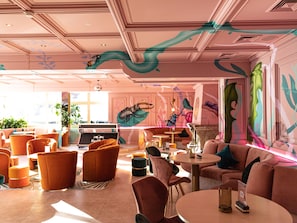 Lobby lounge