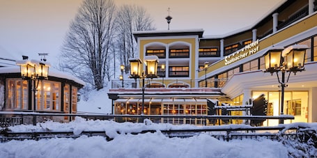 Fasade â kveld/natt