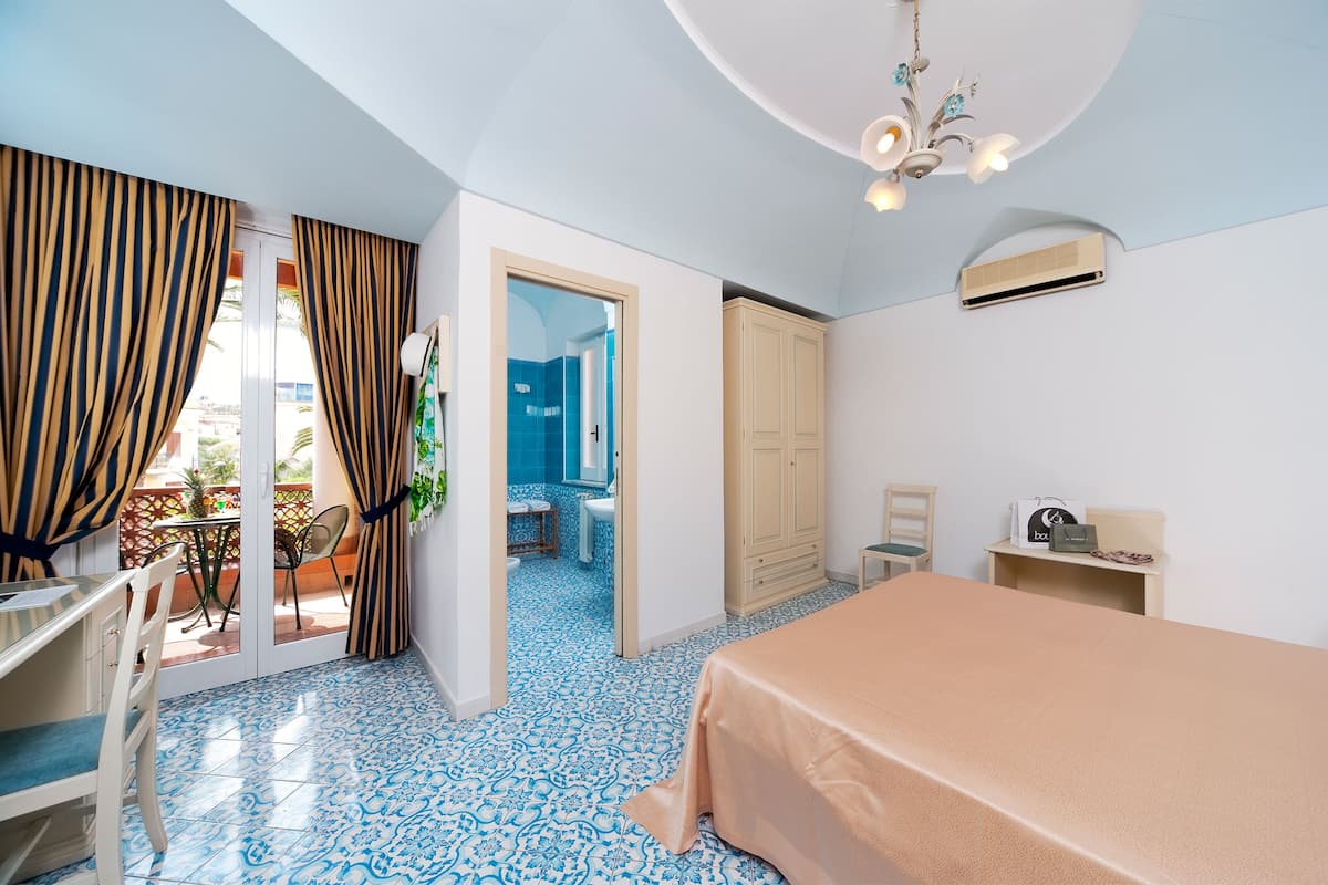 comfort double room | minibar, in-room safe, desk, free cots/infant beds