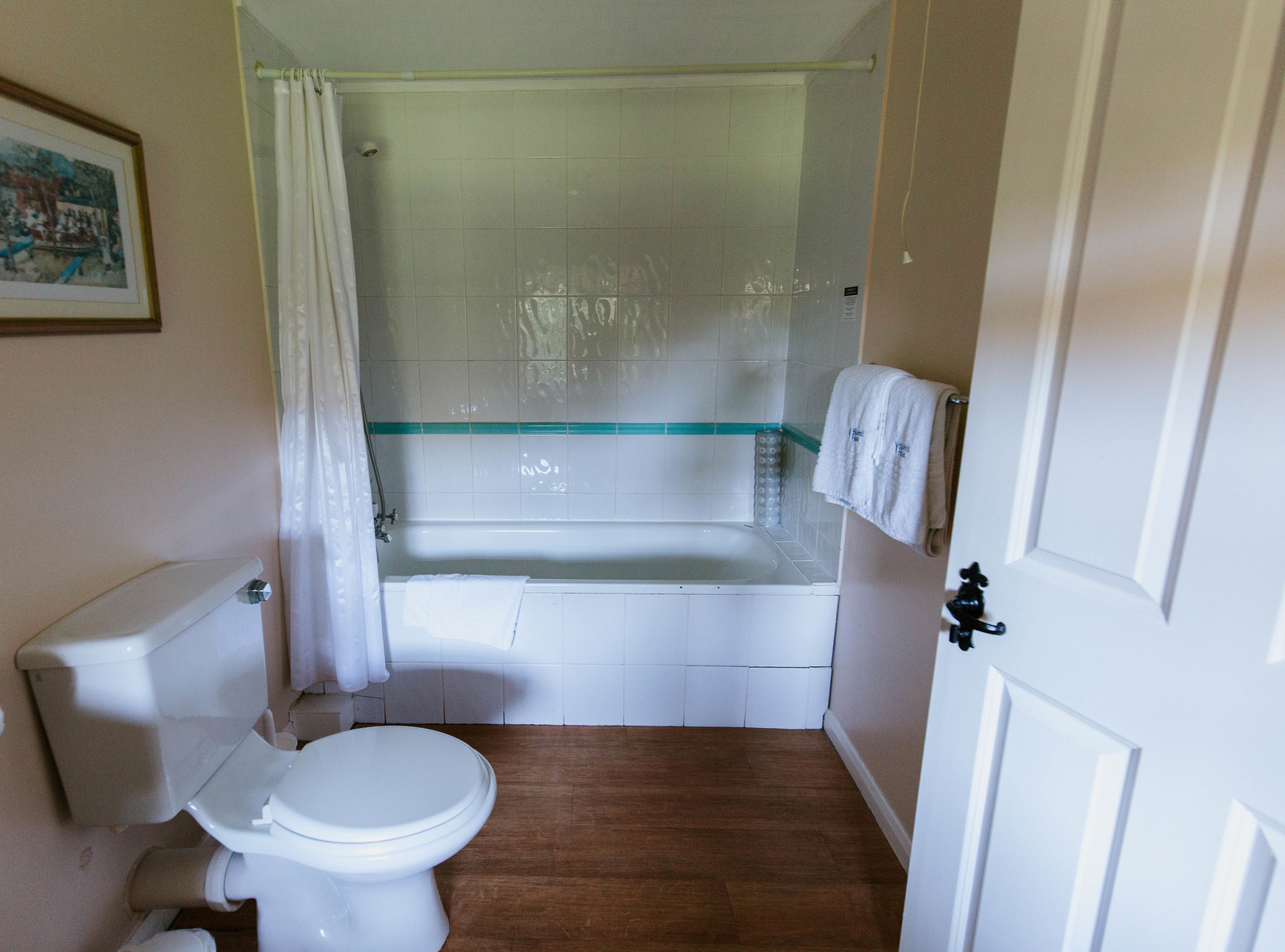 Double Room, 1 King Bed, Ensuite, Garden Area (The Garden Room) | Bathroom | Free toiletries, hair dryer, towels