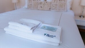 Double Room, Ensuite (Woodside Room) | Iron/ironing board, WiFi (free), bed sheets - Bluebell House (Windsor)