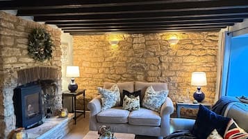 Classic Cottage | Living area