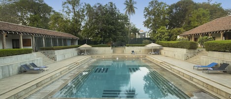 Outdoor pool, pool loungers