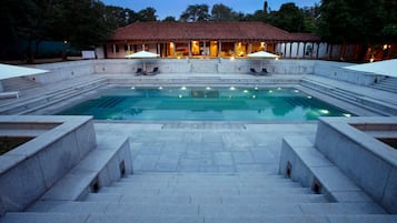 Outdoor pool, pool loungers