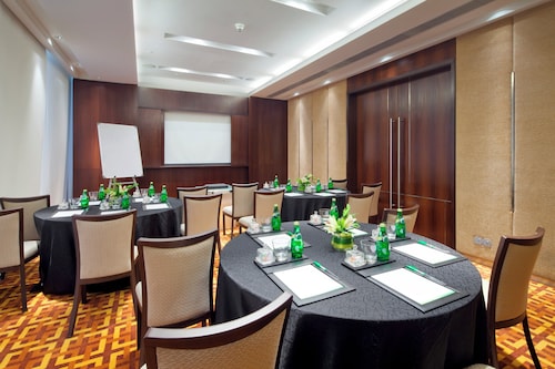 Holiday Inn Mumbai International Airport by IHG