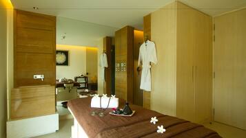 Behandelingskamers voor koppels, een stoombad, lichaamsbehandelingen