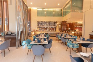 Breakfast, lunch and dinner served - Holiday Inn Mumbai International Airport by IHG (Mumbai)