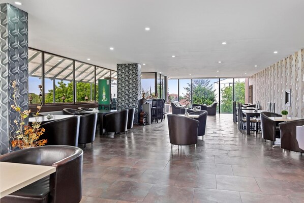 Dining - Charter Otopeni (Otopeni)