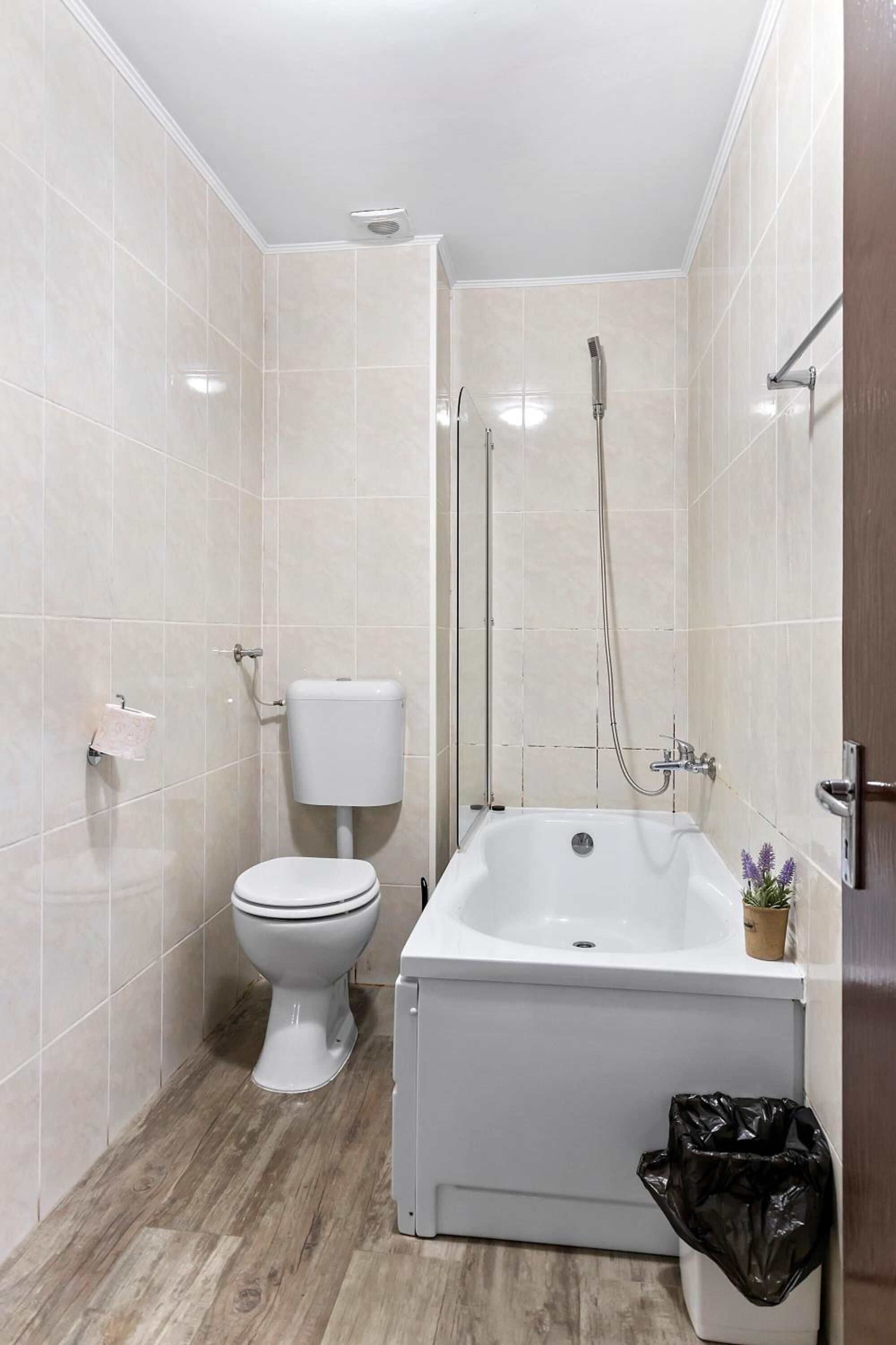 bathroom | jetted bath, hair dryer