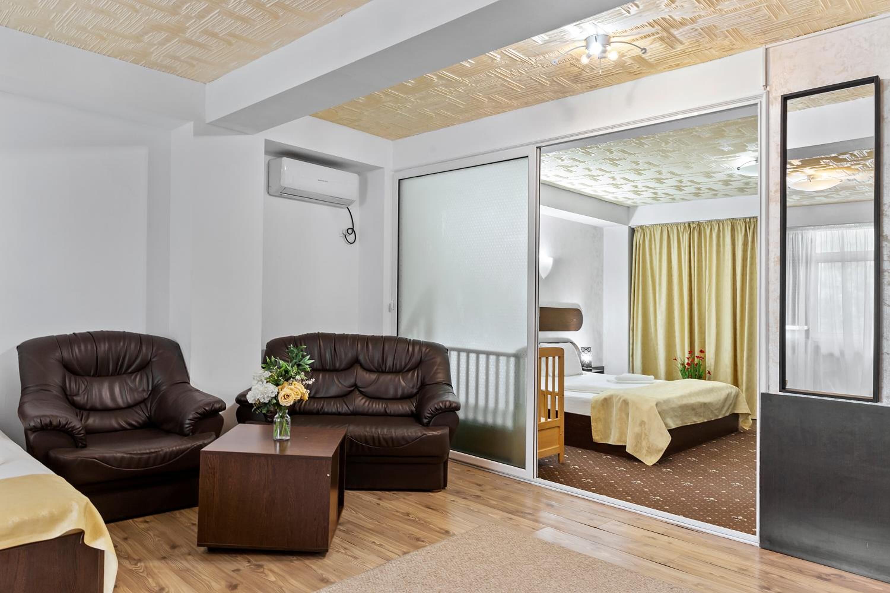 soundproofing, free wifi