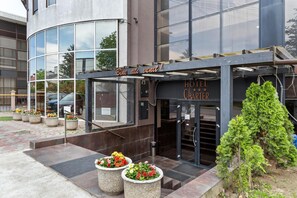 Exterior detail - Charter Otopeni (Otopeni)