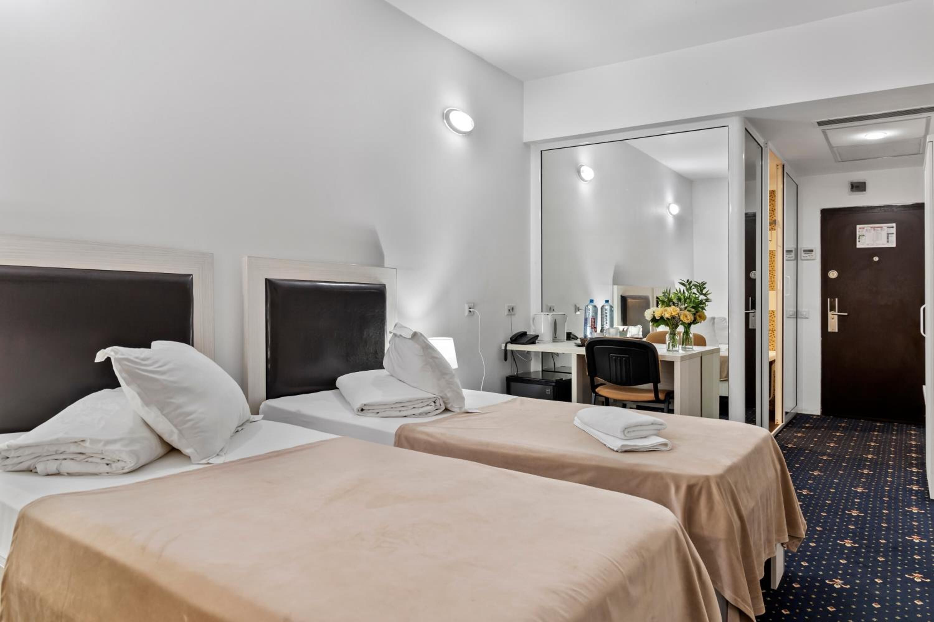 soundproofing, free wifi