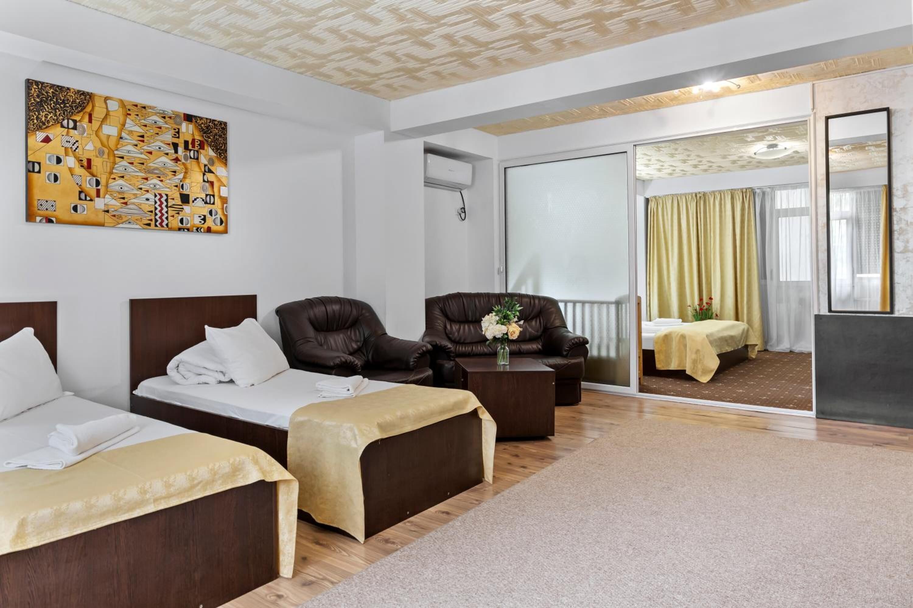 soundproofing, free wifi