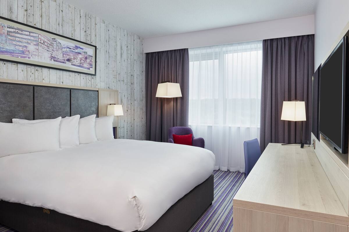 Superior Double Room | Hypo-allergenic bedding available, desk, iron/ironing board, WiFi (free)